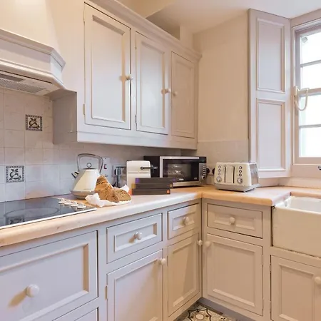 Sweet - Elegant Ballsbridge Apartment *